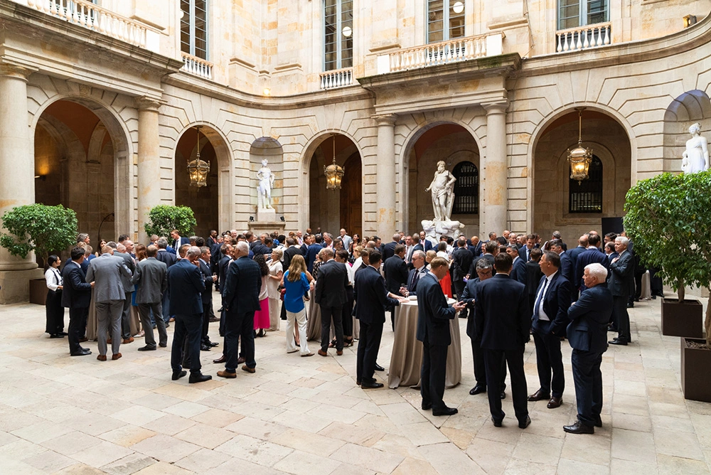 Photo of a corporate event at the main hall of the Llotja de Mar in Barcelona